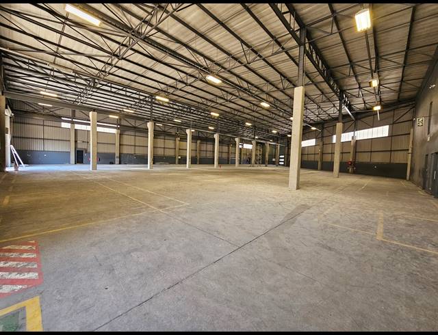 2,600M² FACTORY FOR SALE IN LANSERIA